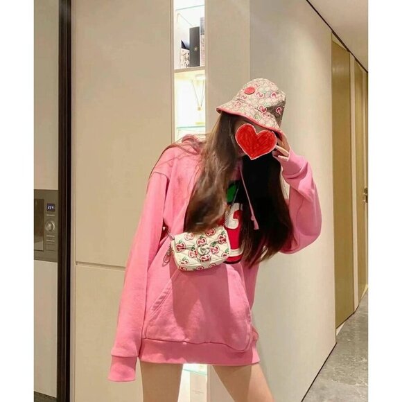 NWT Gucci GG Supreme Apple Print Bucket Hat In Red Size XL main image 6